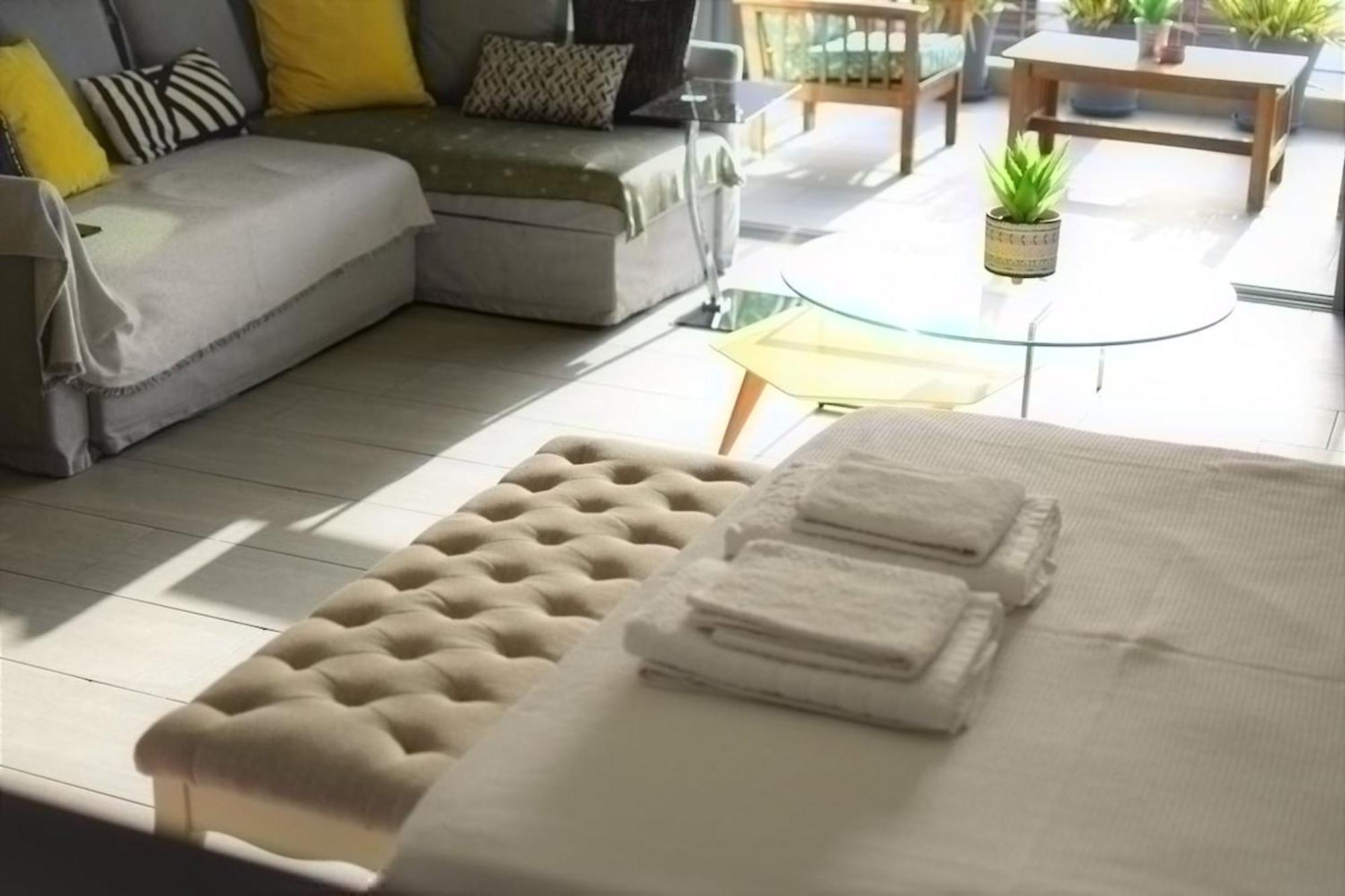Stylish Boutique Loft With Private Balcony Apartment Atena Exterior foto